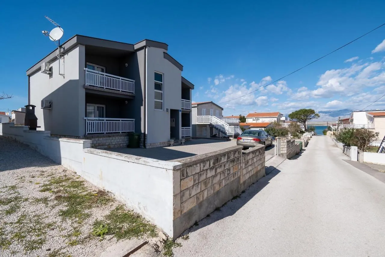 Apartments By The Sea Vir - 20172