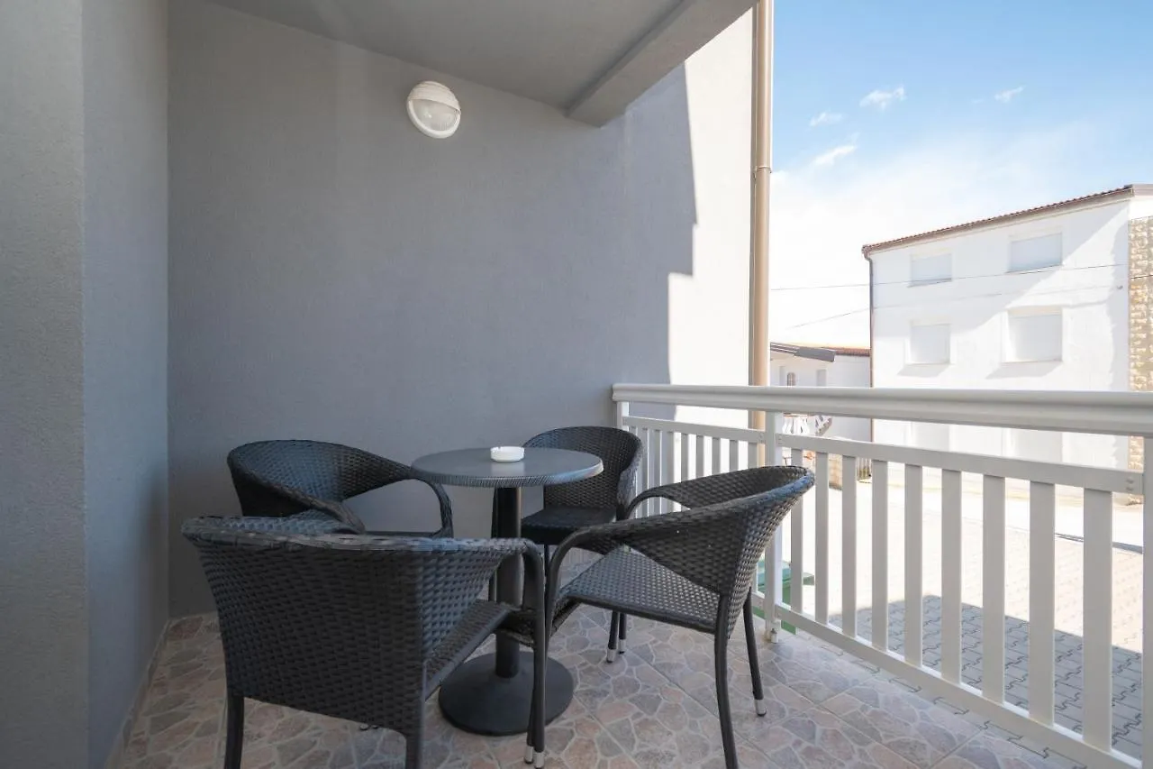 Apartments By The Sea Vir - 20172 Croatie
