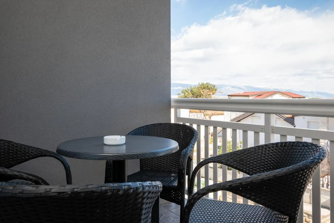 Apartments By The Sea Vir - 20172 0*,  Croatie